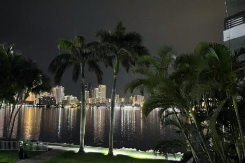 Condo in Aventura, Florida, 2 bedrooms  № 1187587 - photo 1
