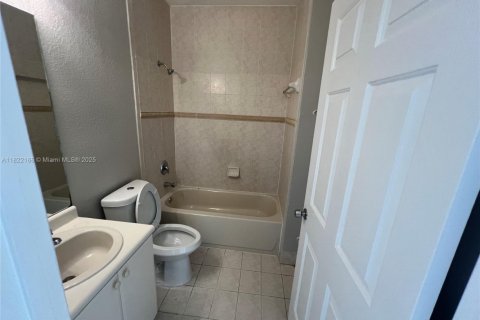 Купить таунхаус в Хомстед, Флорида 3 спальни, 132.2м2, № 1972677 - фото 4