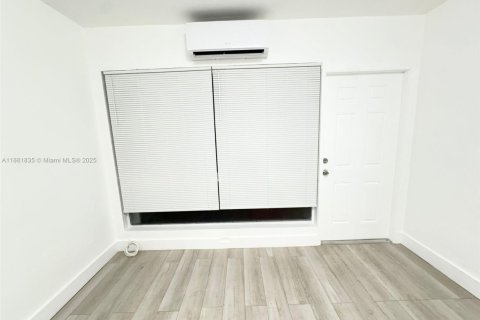 Villa ou maison à louer à Miami Beach, Floride: 2 chambres, 69.68 m2 № 1924747 - photo 14