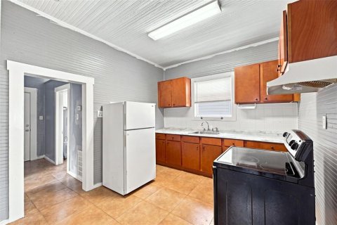 Casa en venta en Tampa, Florida, 2 dormitorios, 107.02 m2 № 2350416 - foto 8