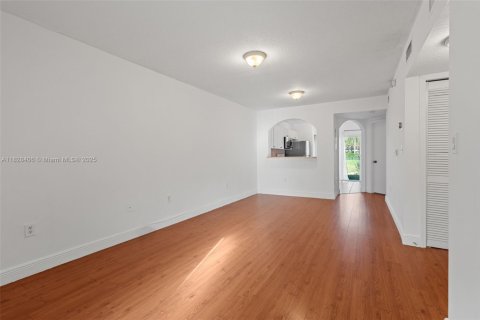 Купить кондоминиум в Хомстед, Флорида 2 спальни, 85.47м2, № 1806452 - фото 4