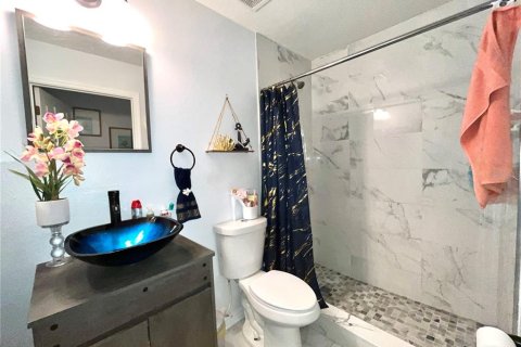 House in Tavares, Florida 4 bedrooms, 174.1 sq.m. № 1587486 - photo 30