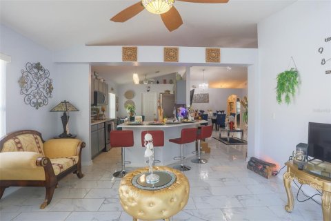 House in Tavares, Florida 4 bedrooms, 174.1 sq.m. № 1587486 - photo 17