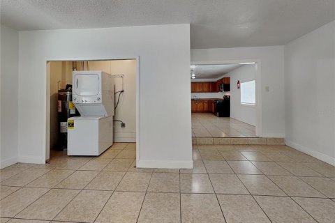 Villa ou maison à louer à Orlando, Floride: 3 chambres, 146.79 m2 № 2395695 - photo 5