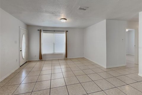 Villa ou maison à louer à Orlando, Floride: 3 chambres, 146.79 m2 № 2395695 - photo 2