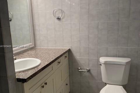 Снять в аренду таунхаус в Хайалиа, Флорида 4 спальни, 156.17м2, № 1989343 - фото 8