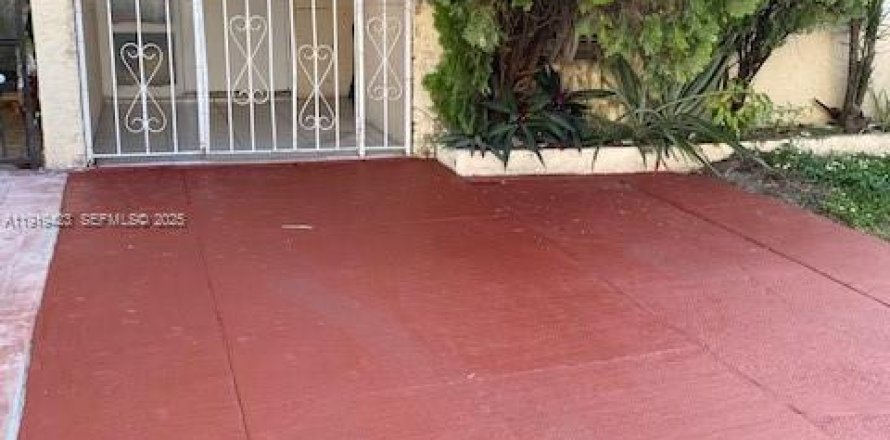 Таунхаус в Хайалиа, Флорида 4 спальни, 156.17м2 № 1989343