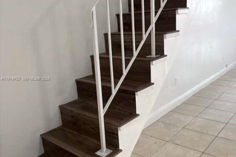 Снять в аренду таунхаус в Хайалиа, Флорида 4 спальни, 156.17м2, № 1989343 - фото 11