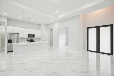Casa en venta en Lehigh Acres, Florida, 3 dormitorios, 154.87 m2 № 1707448 - foto 8