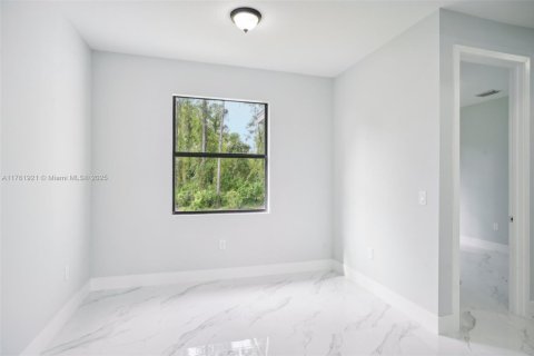Casa en venta en Lehigh Acres, Florida, 3 dormitorios, 154.87 m2 № 1707448 - foto 6