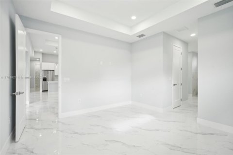 Casa en venta en Lehigh Acres, Florida, 3 dormitorios, 154.87 m2 № 1707448 - foto 11