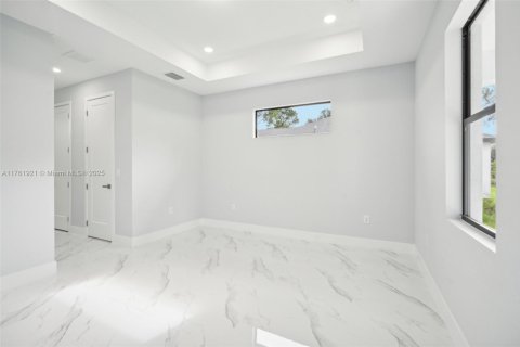 Casa en venta en Lehigh Acres, Florida, 3 dormitorios, 154.87 m2 № 1707448 - foto 9