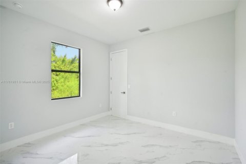 Casa en venta en Lehigh Acres, Florida, 3 dormitorios, 154.87 m2 № 1707448 - foto 21
