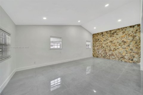 Снять в аренду виллу или дом в Норт-Майами-Бич, Флорида 5 спален, 210.89м2, № 1952198 - фото 21