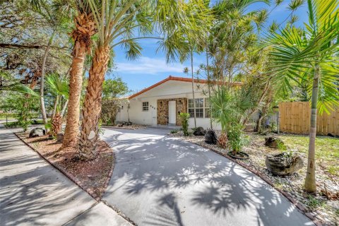 Снять в аренду виллу или дом в Норт-Майами-Бич, Флорида 5 спален, 210.89м2, № 1952198 - фото 5