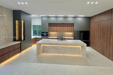 Купить виллу или дом в Майами, Флорида 5 спален, 308.06м2, № 2060292 - фото 27