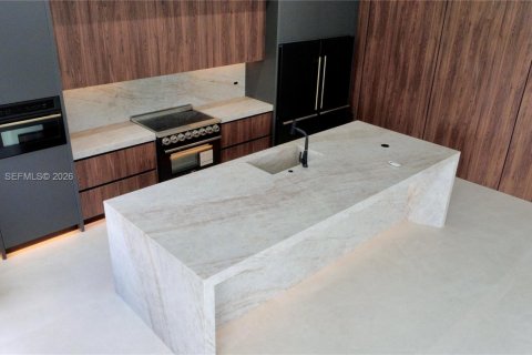 Купить виллу или дом в Майами, Флорида 5 спален, 308.06м2, № 2060292 - фото 12