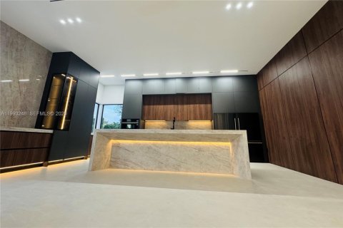 Купить виллу или дом в Майами, Флорида 5 спален, 308.06м2, № 2060292 - фото 20
