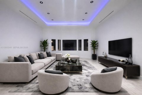 Купить виллу или дом в Майами, Флорида 5 спален, 308.06м2, № 2060292 - фото 16