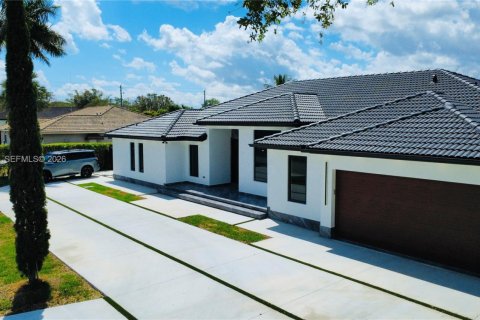 Купить виллу или дом в Майами, Флорида 5 спален, 308.06м2, № 2060292 - фото 18