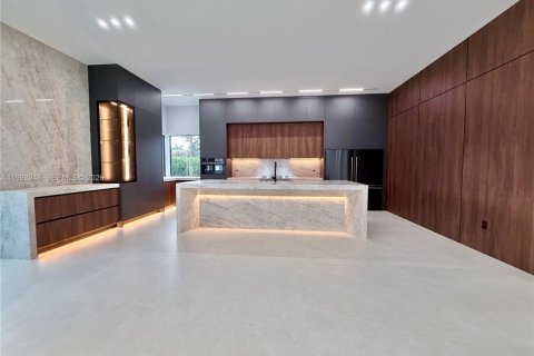 Купить виллу или дом в Майами, Флорида 5 спален, 308.06м2, № 2060292 - фото 21