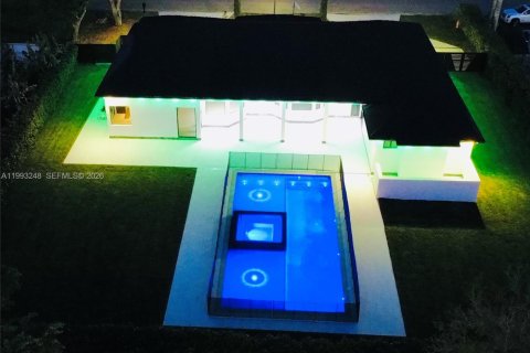 Купить виллу или дом в Майами, Флорида 5 спален, 308.06м2, № 2060292 - фото 23