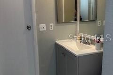 Adosado en venta en Kissimmee, Florida, 2 dormitorios, 92.16 m2 № 1512312 - foto 16
