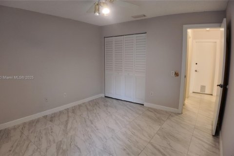 House in Miami, Florida 2 bedrooms, 116.03 sq.m. № 1877750 - photo 9