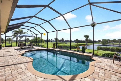 House in Punta Gorda, Florida 3 bedrooms, 189.24 sq.m. № 2117659 - photo 2