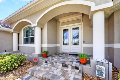 House in Punta Gorda, Florida 3 bedrooms, 189.24 sq.m. № 2117659 - photo 5