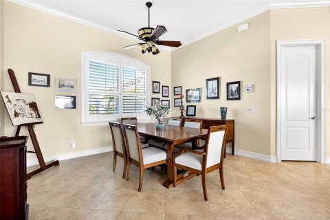 House in Punta Gorda, Florida 3 bedrooms, 189.24 sq.m. № 2117659 - photo 8