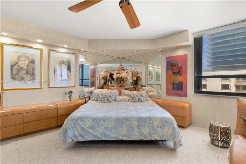 Condominio en venta en Bal Harbour, Florida, 4 dormitorios, 437.2 m2 № 1977757 - foto 14