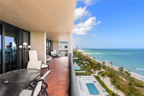 Condominio en venta en Bal Harbour, Florida, 4 dormitorios, 437.2 m2 № 1977757 - foto 6