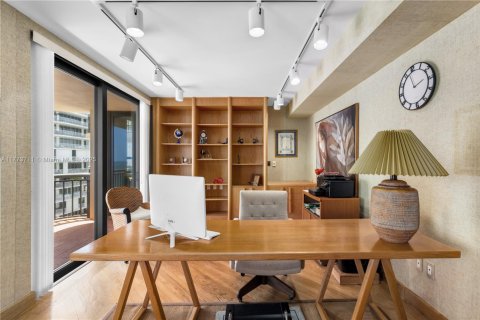 Condominio en venta en Bal Harbour, Florida, 4 dormitorios, 437.2 m2 № 1977757 - foto 20