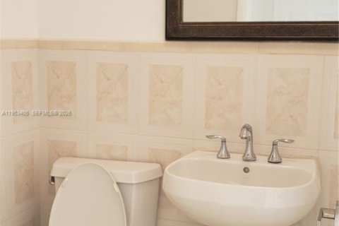 Снять в аренду виллу или дом в Майами, Флорида 5 спален, 193.7м2, № 2007731 - фото 13