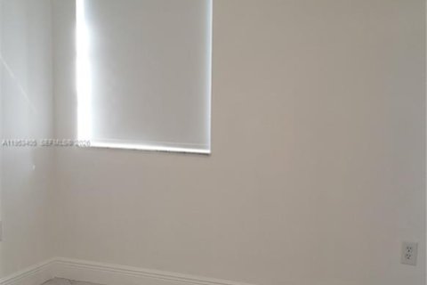 Снять в аренду виллу или дом в Майами, Флорида 5 спален, 193.7м2, № 2007731 - фото 30