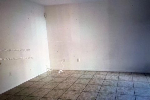 Снять в аренду таунхаус в Мирамар, Флорида 3 спальни, № 1955790 - фото 16