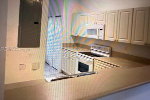 Снять в аренду таунхаус в Мирамар, Флорида 3 спальни, № 1955790 - фото 10