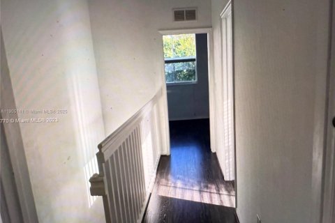 Снять в аренду таунхаус в Мирамар, Флорида 3 спальни, № 1955790 - фото 15