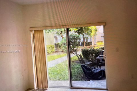 Снять в аренду таунхаус в Мирамар, Флорида 3 спальни, № 1955790 - фото 7