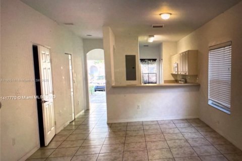 Снять в аренду таунхаус в Мирамар, Флорида 3 спальни, № 1955790 - фото 6