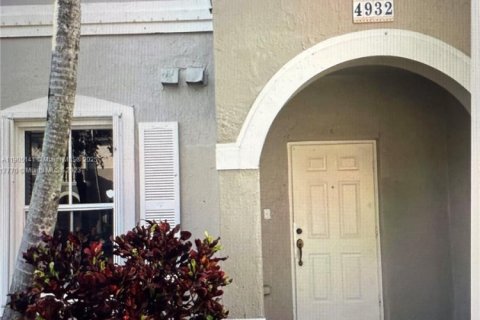 Снять в аренду таунхаус в Мирамар, Флорида 3 спальни, № 1955790 - фото 3