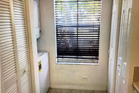 Снять в аренду таунхаус в Мирамар, Флорида 3 спальни, № 1955790 - фото 12