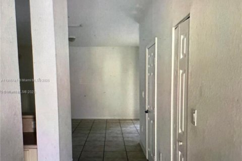 Снять в аренду таунхаус в Мирамар, Флорида 3 спальни, № 1955790 - фото 4