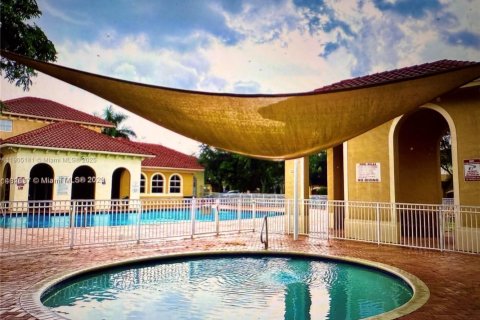 Снять в аренду таунхаус в Мирамар, Флорида 3 спальни, № 1955790 - фото 22