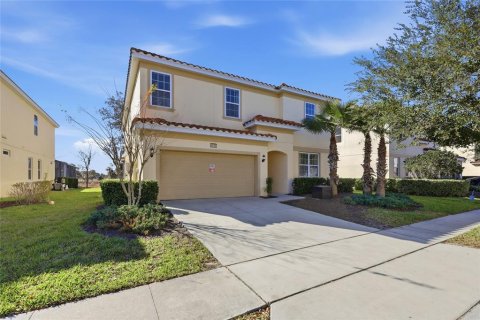 House in Davenport, Florida 9 bedrooms, 372.72 sq.m. № 2166016 - photo 2