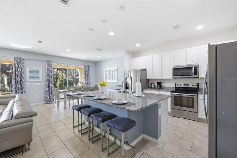 House in Davenport, Florida 9 bedrooms, 372.72 sq.m. № 2166016 - photo 27