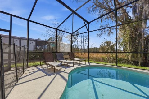 House in Davenport, Florida 9 bedrooms, 372.72 sq.m. № 2166016 - photo 18
