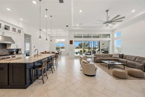 Villa ou maison à louer à Bradenton, Floride: 3 chambres, 294.22 m2 № 2425725 - photo 8