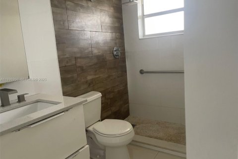 Condo in Miami, Florida, 2 bedrooms № 1989129 - photo 14